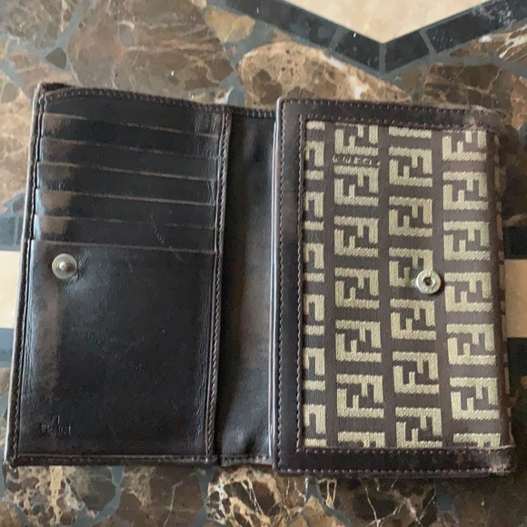 Fendi Zucca Brown & Tan Wallet! - Picture 2 of 11